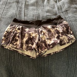 LULULEMON ATHLETICA Speed Up Shorts, Size 6